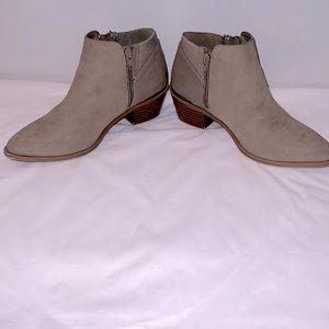 Vera Wang Danna Booties